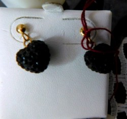 10K BLACK CRYSTAL DROP SEARS EARS VIEW